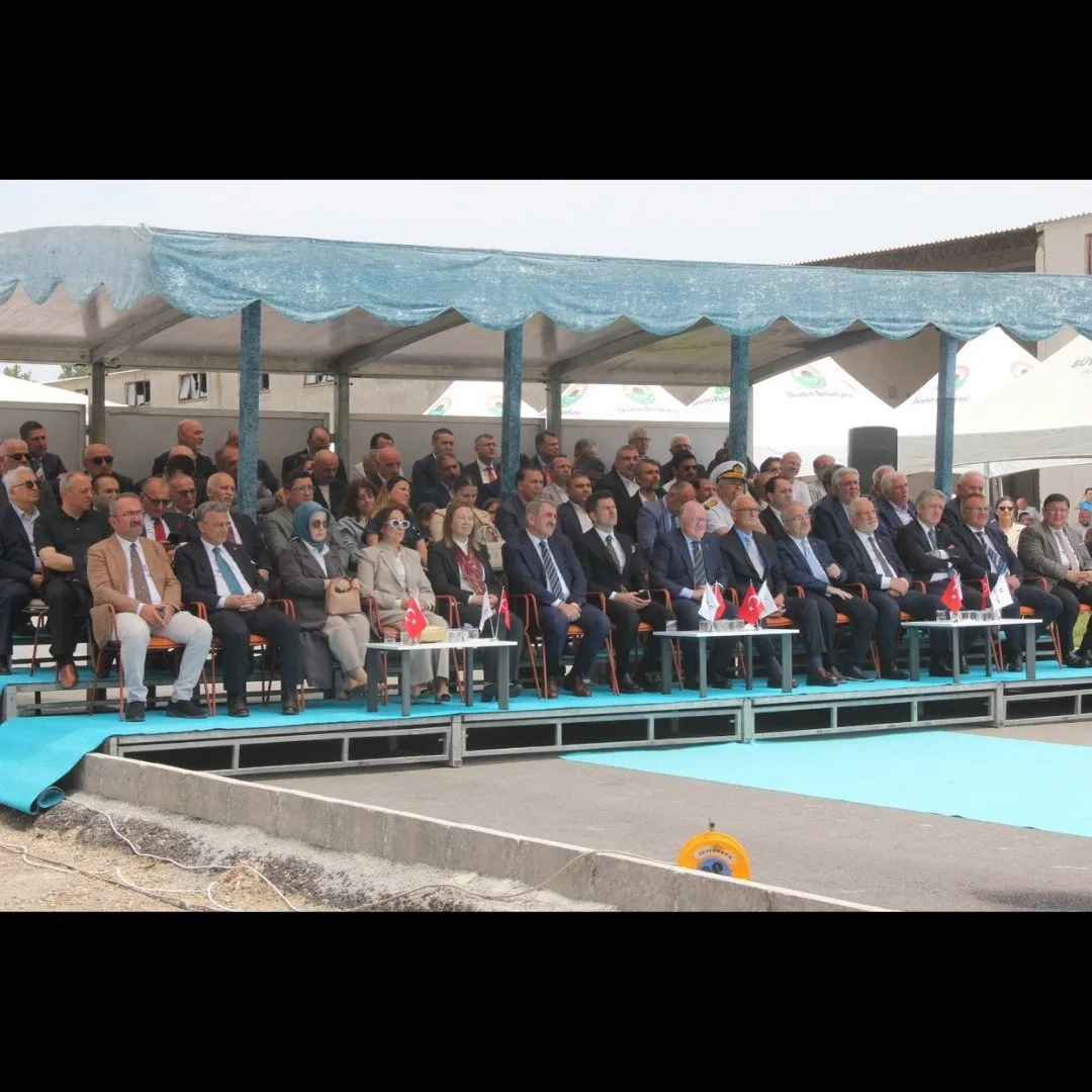 Simder Başkanı Sezgin Aydın ve yönetim kurulu üyeleri Fahrettin Ulusoy Camii açılışına Katıldı